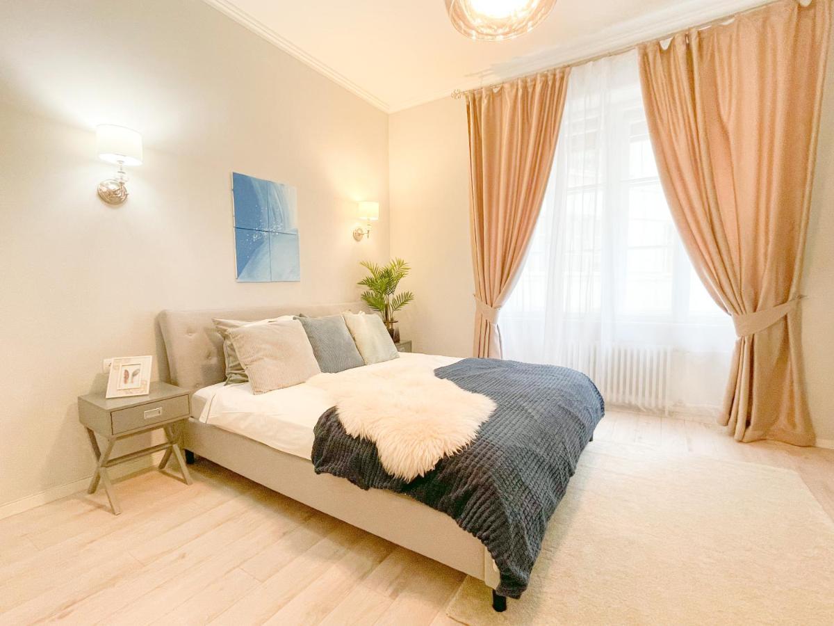 Downtown Deak-Ferris Wheel Luxury Home Budapest Bagian luar foto